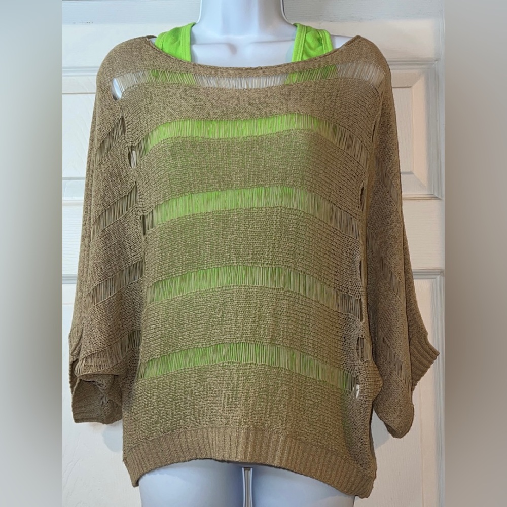 Day & Night brown 3/4 sleeve holey sweater